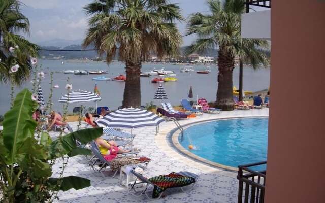 Maria' s Beach Apartments