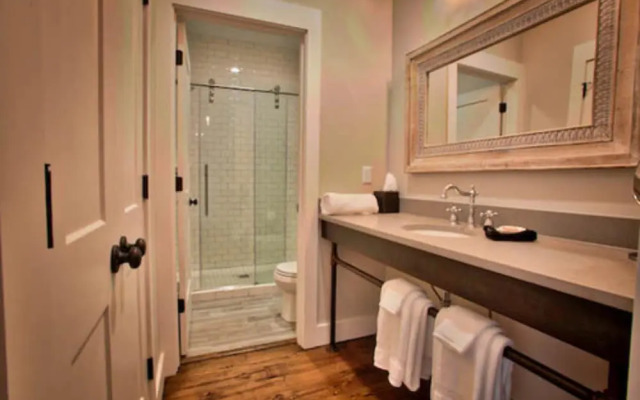 The Roost Ocean Springs