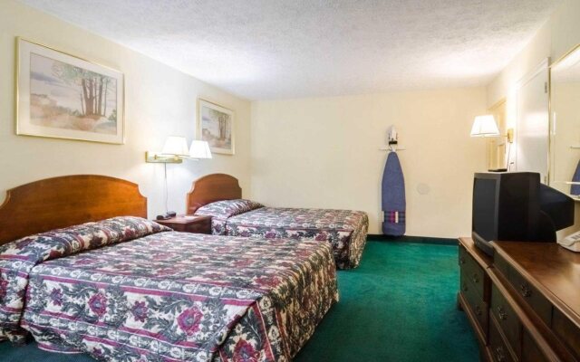Econo Lodge Colonial