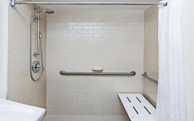 Candlewood Suites Kansas City-Overland Park