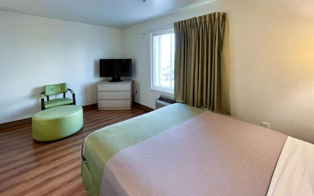 Motel 6 Belmont, CA - San Francisco - Redwood City