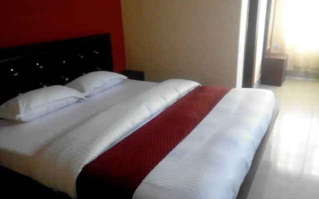 Goroomgo Crystal Inn Guwahati