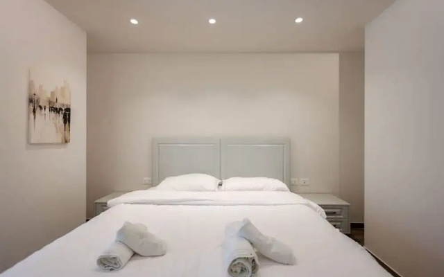 Grandstay Beach Room 01