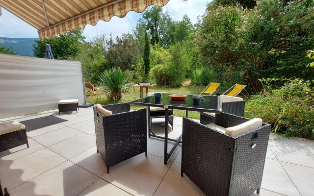 Rare, cosy studio terrasse au coeur de St-Jorioz