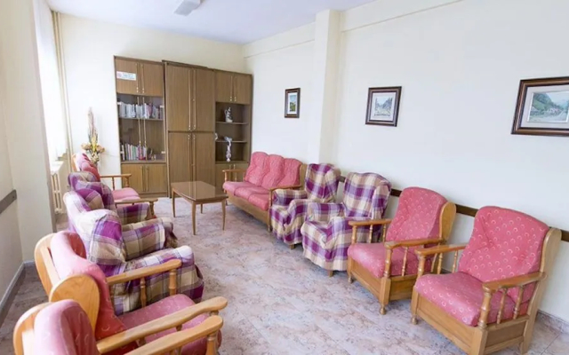 Ensuite Rooms for Women Only - LEON