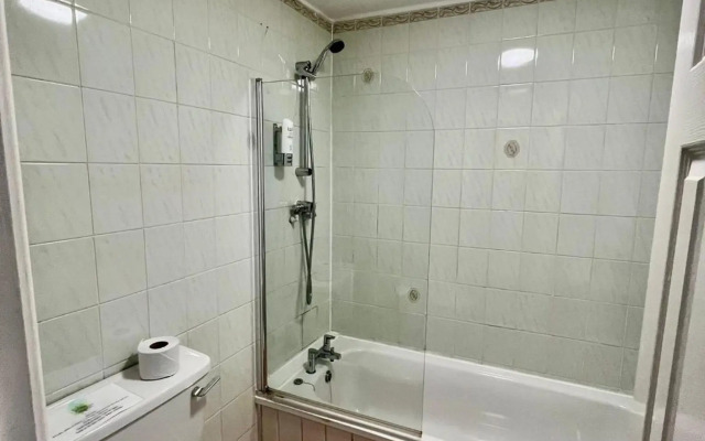 Whites Hotel