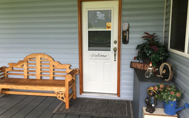 Nana's Nest And Breakfast