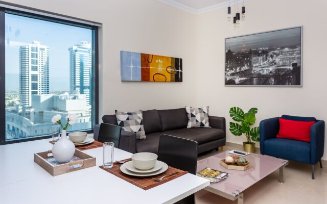 Modern and bright 1 BR apartment amazing views