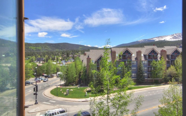 Sawmill 316 2 Br condo by RedAwning