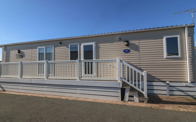 Seafront Holiday Home 2