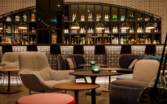 Motel One Barcelona-Ciutadella - Image 2