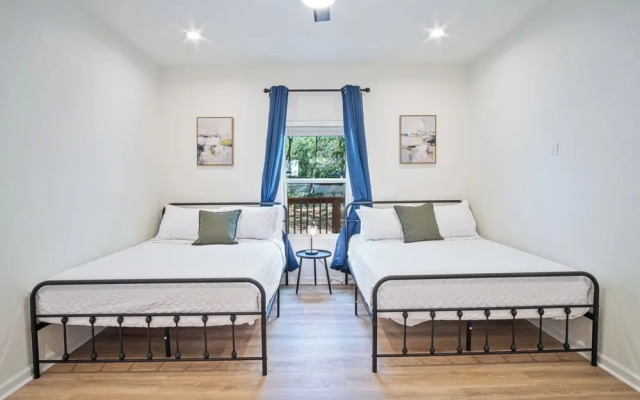 Urban Delight 4br/3ba Near City Center