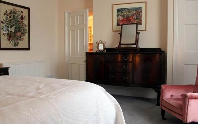 Horsebrook House Apartment
