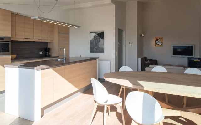 Central Flat With Sunny Terrace