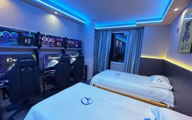Y² E-Sports Hotel