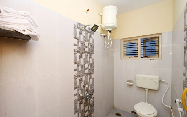 J J Palace By OYO Rooms