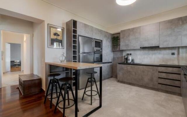 A Deluxe 3Bdr Apartment In Glyfada With Sea View