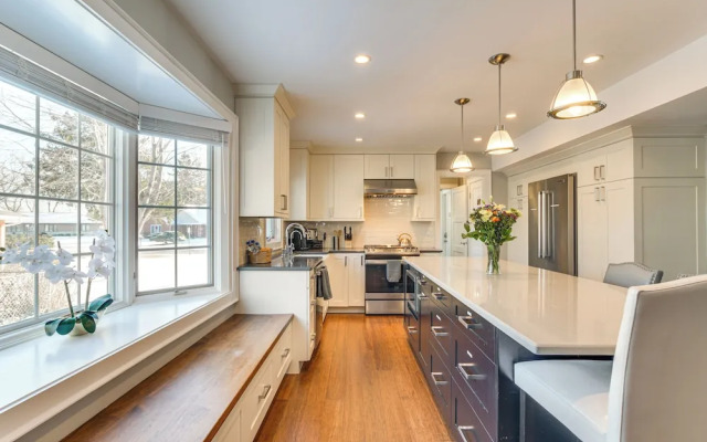 Bike & Kayak: Lakefront Prospect Heights Home