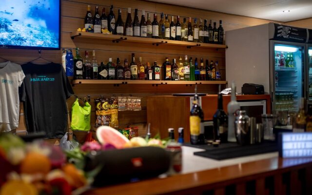 Meridian Adventure Marina Club & Resort