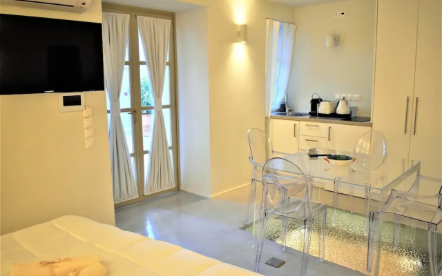 Acropolis Suites