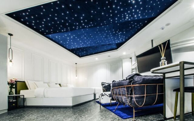 Hotel the Castle Sincheon