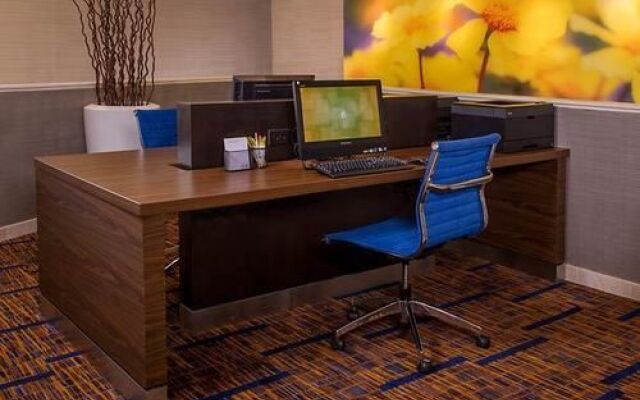 Courtyard Richmond West