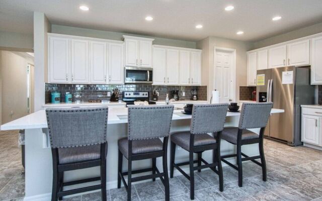 Solara - 9 Bedrooms House W/pool-8100sa Home by Redawning