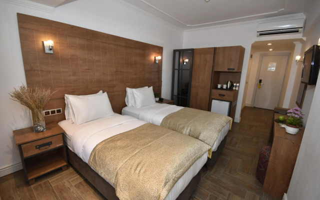 Aurasia Beach Hotel