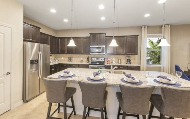 8812wws 8 Bedroom Home