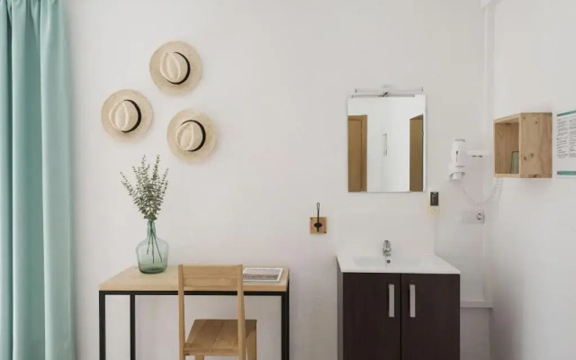 Forenna Hostel - Adults Only