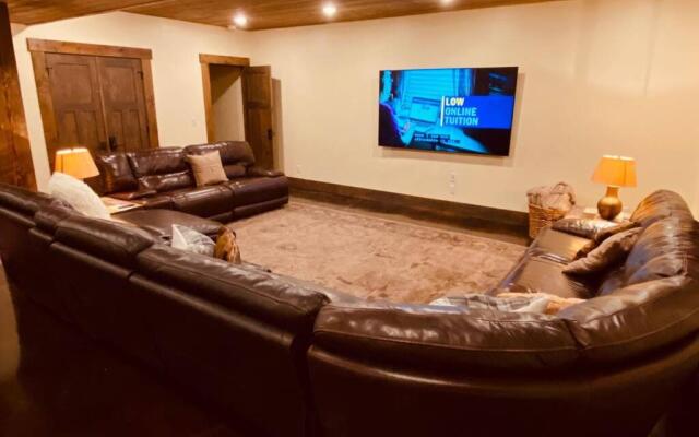 Yellowstone Crossing Lodge