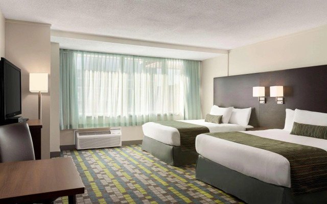 Days Inn by Wyndham Victoria Airport Sidney