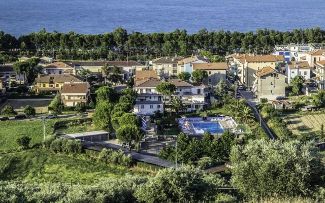 Pineto Resort