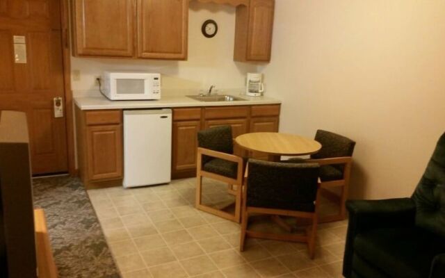 Budget Host Inn & Suites