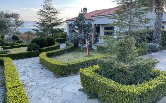 Stunning 2-bedroom Villa in