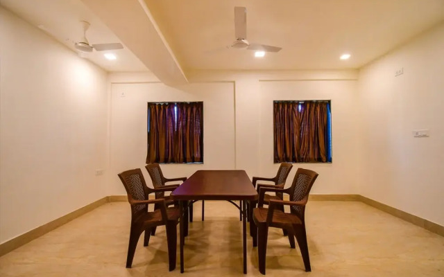 Fabhotel Moubani Residency