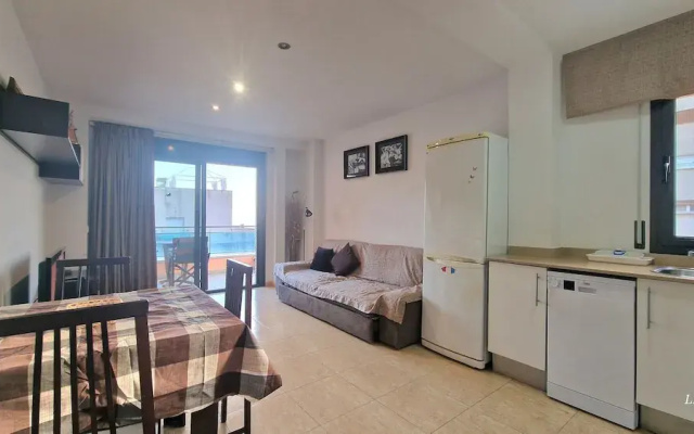 Cozy Apartment by the Sea in Lloret de Mar - Ref A090 Rene Go2llolet