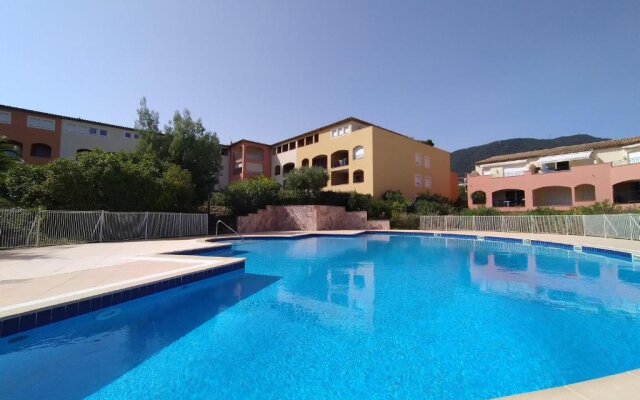 Bel appartement pour 6 personnes dans résidence avec piscine 500 m plage