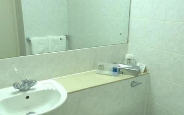 Airport Inn Gatwick