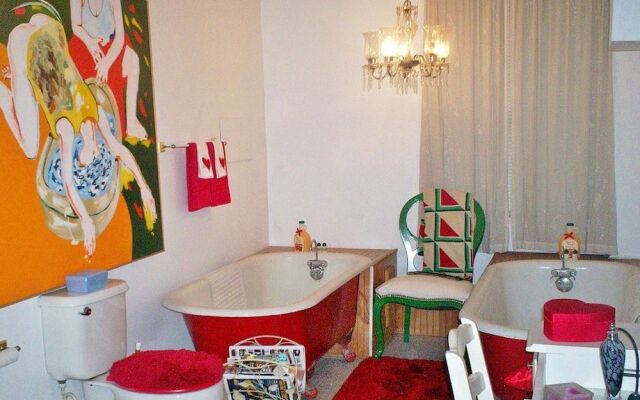 Elkhorn Inn & Theatre