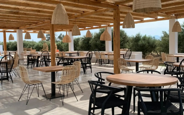 Iphimedeia Apartments & Suites