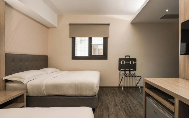 The Riverside Hotel International