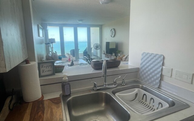 Ocean View 2 Bed 1 Bath 2 Parkings Pool