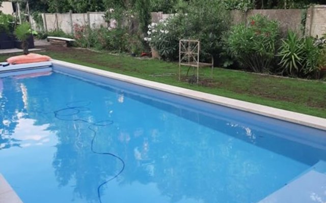 Villa With 4 Bedrooms In Bordeaux, With Private Pool, Enclosed Garden And Wifi