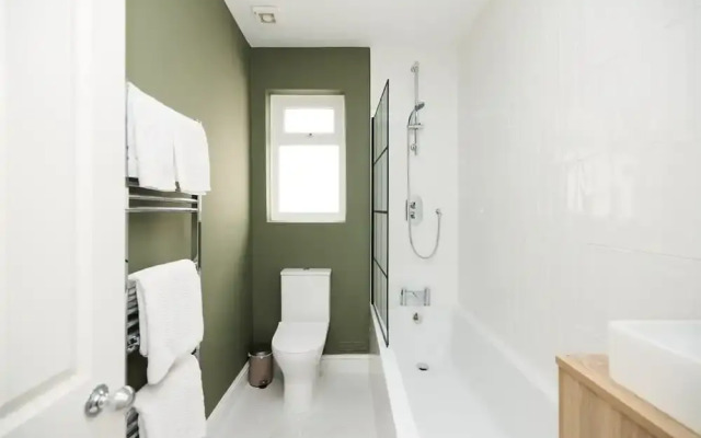 The Fulham Arms - Elegant 3bdr Flat With Terrace