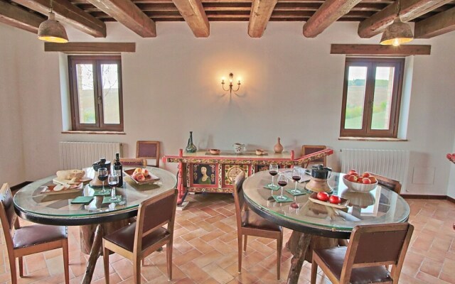 Luxurious Mansion with Private Garden in Montecassiano