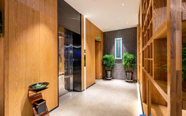 TRUE GO HOTEL（Xilin Hot  Beizi Temple）