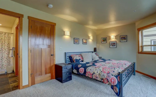 Three Rivers 3 Bedroom Home by RedAwning