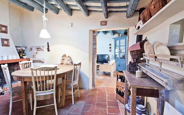 Traditional House Restored for 6 Persons With Pool in Ullastret