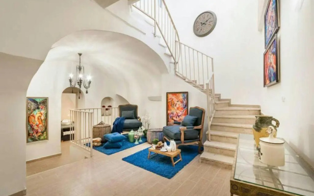 Private House 5 BDR In Mamilla up to 12 People !